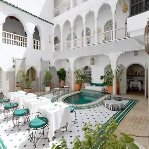4* رياد Oriental Glory &